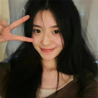 战火中的花蕾